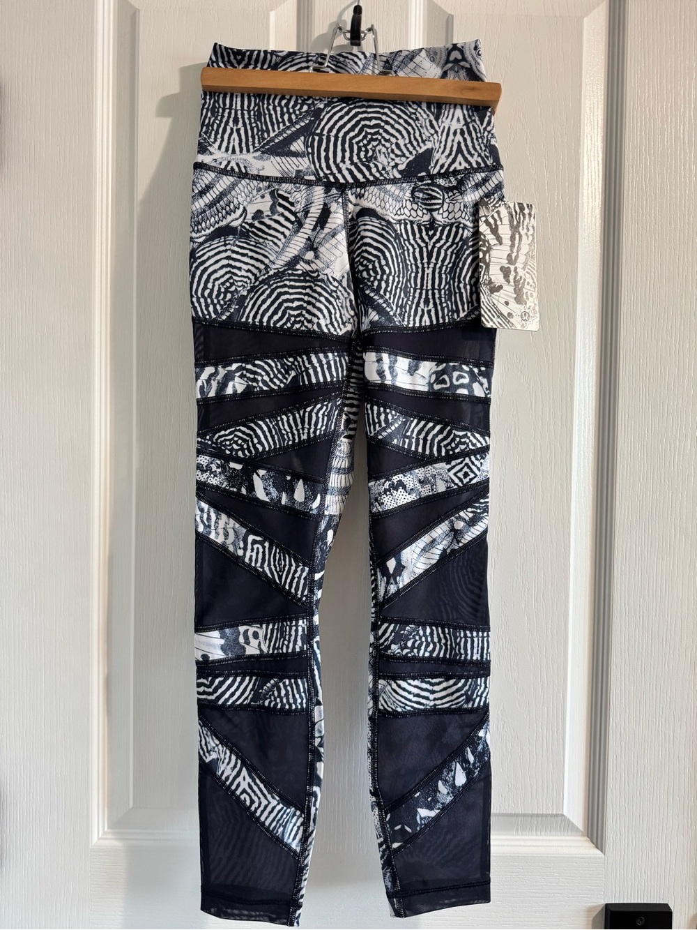 Lululemon Wanderlust Highest Time Pant Mesh Panels Size 4